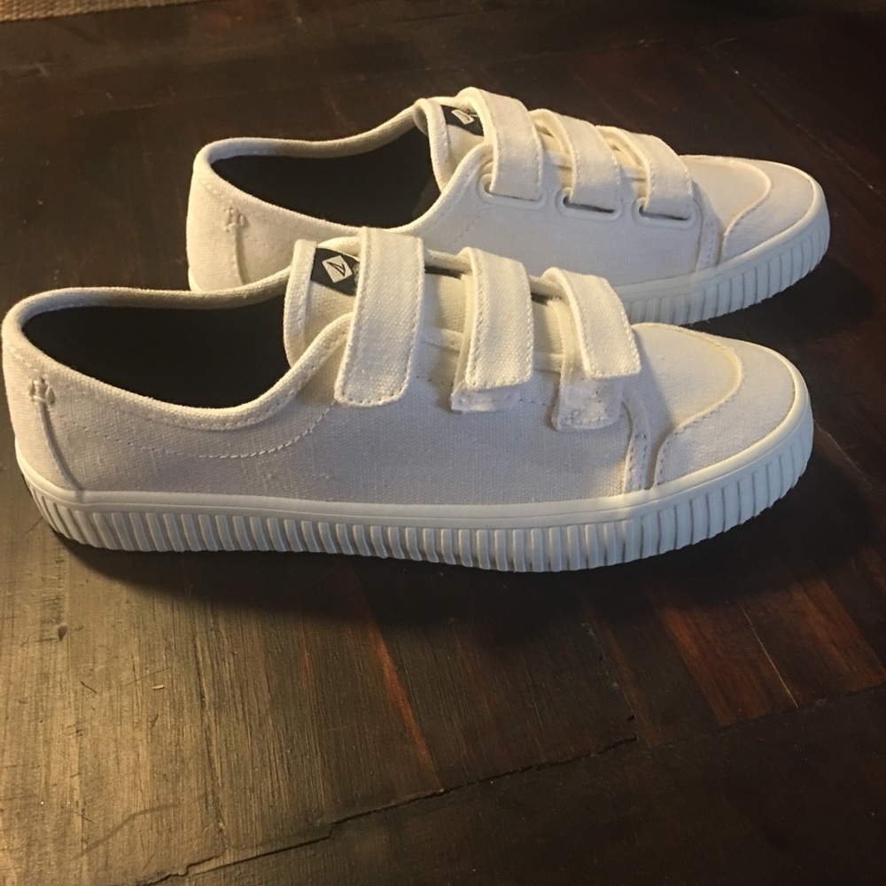 White Sperry Crest Creeper Velcro shoes